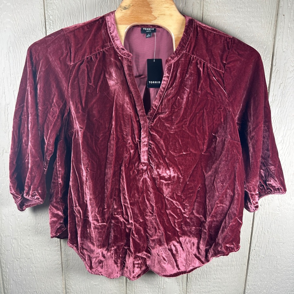 Torrid Harper Pullover Womens 2X 18-20 Syrah Velvet 3/4 Sleeve Split Neck Blouse
